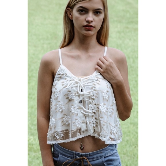 POL Cream Embroidered Floral Lace Cropped Cami Top - Picture 8 of 8